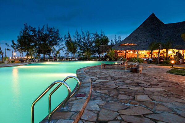 Sansibar, Spice Island, Pool mit Restaurant